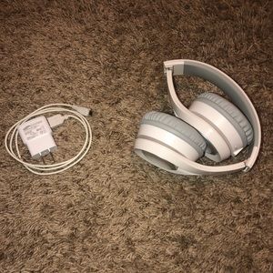 Merkury Bluetooth headphones